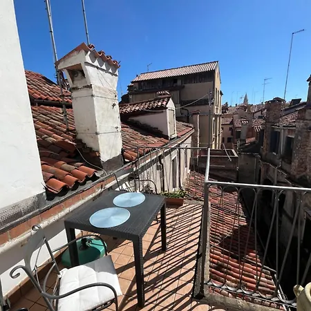 Romantic Rialto